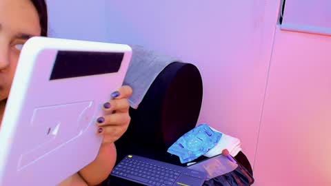 Brendita  online show from January 18, 5:31 am