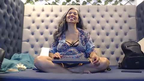 BRENDA VELASQUEZ online show from February 11, 10:02 pm