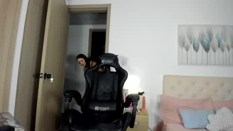 Brenda online show from April 11, 11:31 pm