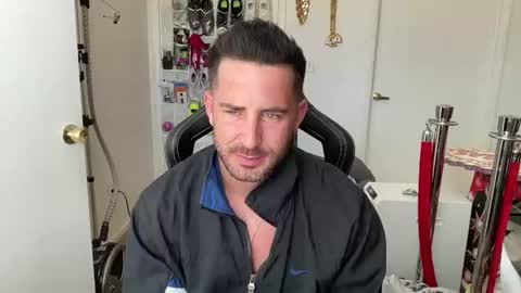 Brett Mycles online show from June 15, 6:44 pm