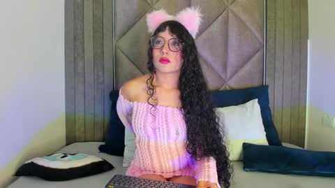 Snapshot of briaconner_ chatting on February 8, 2:47 am B R I A online show from February 8, 2:47 am