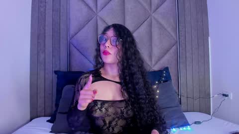Snapshot of briaconner_ chatting on February 4, 9:49 am B R I A online show from February 4, 9:49 am