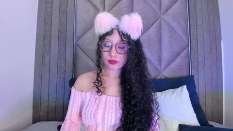 Snapshot of briaconner_ chatting on February 8, 5:51 am B R I A online show from February 8, 5:51 am