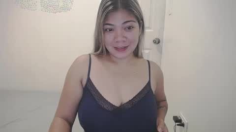 Snapshot of briana_lovexx chatting on February 6, 12:33 am Briana online show from February 6, 12:33 am