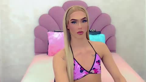 Snapshot of briana_sex32 chatting on March 5, 8:00 am BRIANA online show from March 5, 8:00 am