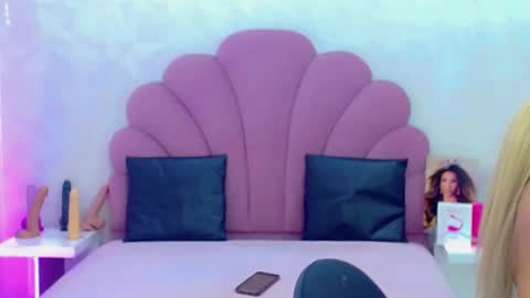 BRIANA online show from April 5, 8:28 pm