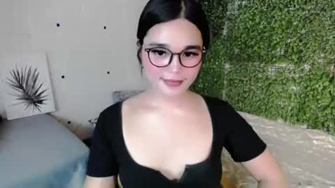 Claire online show from July 25, 2:48 pm