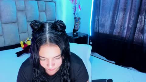     online show from March 4, 8:28 pm