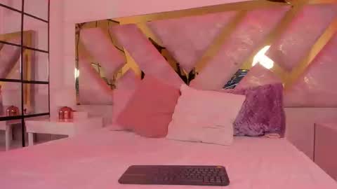 Brianna  online show from November 1, 12:15 pm