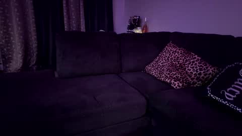 bricknbrandie11 online show from May 13, 3:05 am