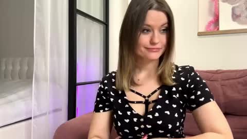 Mia online show from December 19, 10:24 am