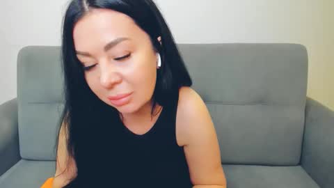 brilliantegirl_ online show from January 10, 8:42 am