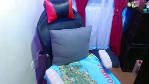 scarleth    follow mee 3 kis online show from February 5, 1:58 am