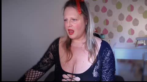 British Bella online show from February 10, 12:30 pm