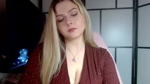 BritneyGlow online show from December 28, 6:50 pm