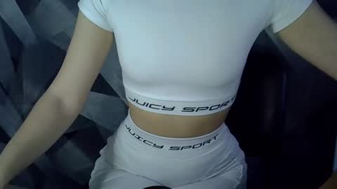 BritneyKittens online show from November 11, 2:47 am