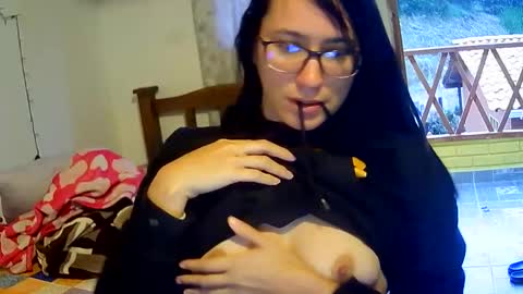 Snapshot of brittanycheekss chatting on December 19, 11:18 am brittanycheeks1 online show from December 19, 11:18 am