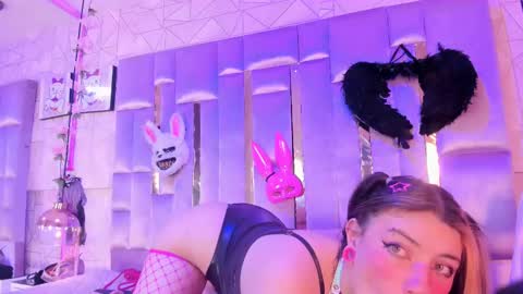     online show from January 28, 2:10 pm