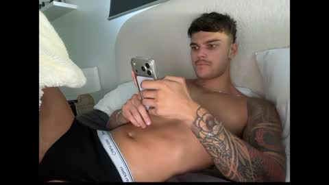 BrooklynTay online show from April 20, 12:57 am