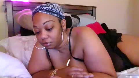 brownroundrenee online show from November 9, 11:46 am