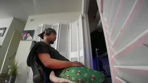 Brownskinshortyy online show from April 9, 3:07 pm