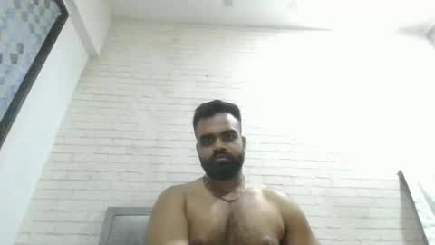 brownstud95 online show from December 1, 7:01 pm