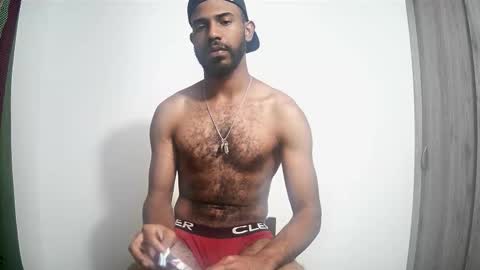 bruce_1111 online show from December 19, 8:59 pm