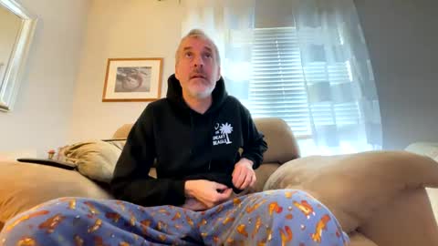 Snapshot of bruce_918 chatting on February 6, 4:36 pm Bruce online show from February 6, 4:36 pm