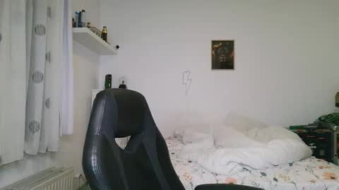 Bruce online show from November 4, 6:31 pm