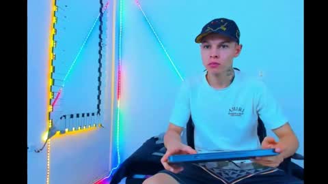 Snapshot of bruno_wild chatting on September 17, 6:50 am Bruno wild online show from September 17, 6:50 am