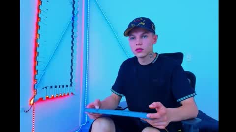 Snapshot of bruno_wild chatting on September 21, 12:31 pm Bruno wild online show from September 21, 12:31 pm