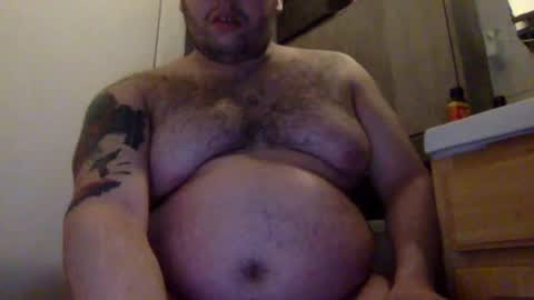 Snapshot of bttmchub98 chatting on January 19, 10:28 pm bttmchub98 online show from January 19, 10:28 pm