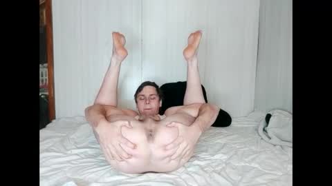 Snapshot of bubblebutt417 chatting on January 6, 3:20 am Max candi online show from January 6, 3:20 am