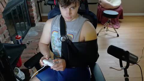 BubblebuttBdn online show from April 15, 6:33 pm