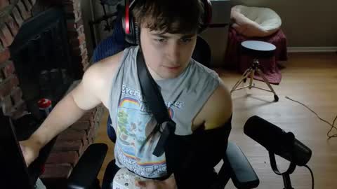 BubblebuttBdn online show from April 12, 6:45 pm