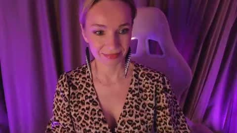 bubbling_crush online show from March 1, 10:10 pm