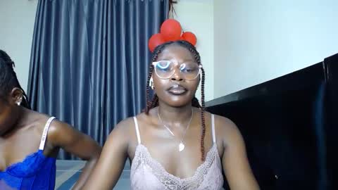 Bubbly online show from January 18, 8:29 pm