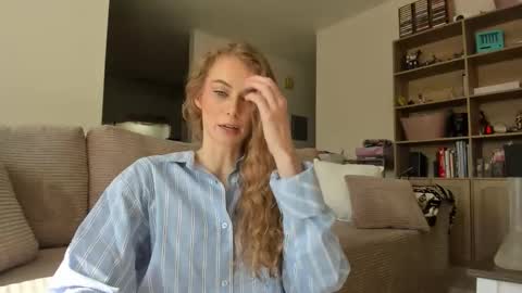 Buffy online show from October 20, 7:08 pm