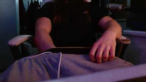 builtdeadboy online show from October 24, 9:43 am