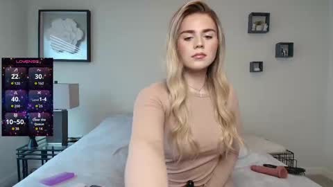 buitifulblonde online show from October 6, 7:10 pm