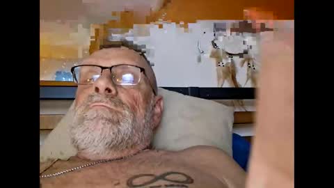 bullypop58362772 online show from May 30, 5:17 am