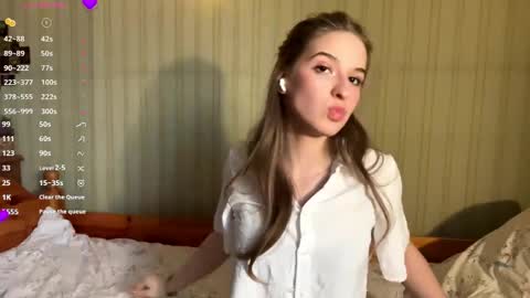Mary online show from June 7, 3:06 pm