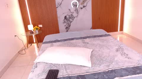 Rossi Hill online show from March 20, 1:27 pm