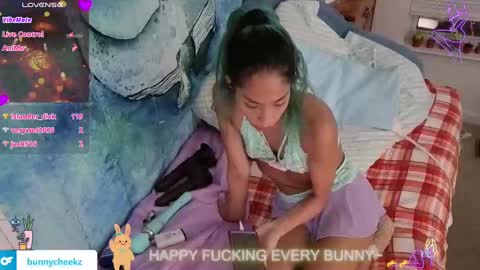 Tokki  bunny  online show from November 16, 7:10 am