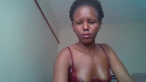 bunnydiva_ online show from October 12, 5:26 pm