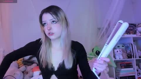 Snapshot of bunnyislewd chatting on January 23, 2:44 am bunnyislewd online show from January 23, 2:44 am