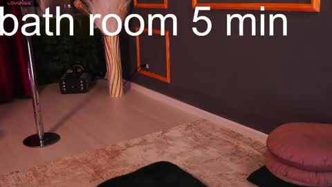 Emma online show from April 18, 7:07 pm