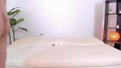 Megan - Jasmine - Roger - Elias online show from April 18, 7:58 pm