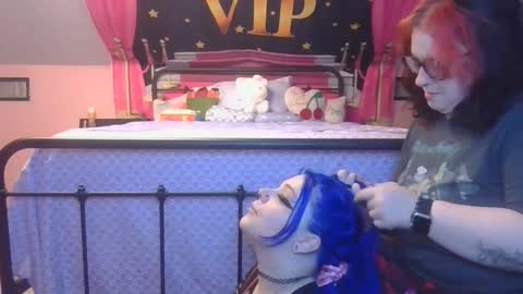 lilly online show from October 24, 2:12 am