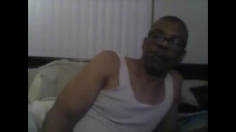 Snapshot of busturgutzgd11 chatting on March 2, 5:01 am Busturgutzgd1 online show from March 2, 5:01 am